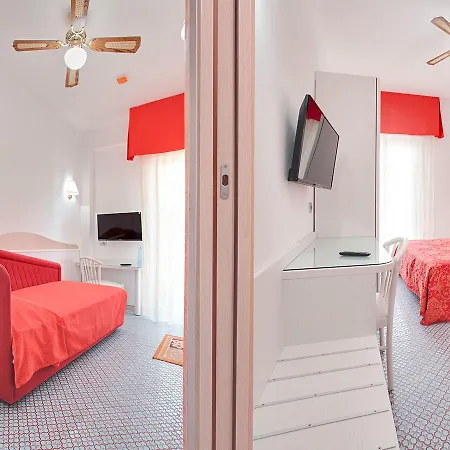 Caravelle Hotel 3*